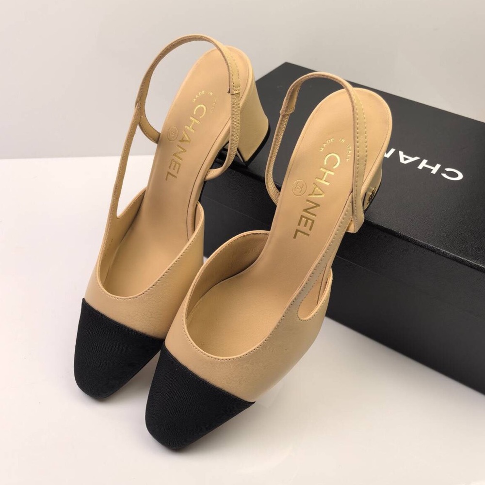 CHANEL Two-Tone Slingback Heels - Picture 4 of 8